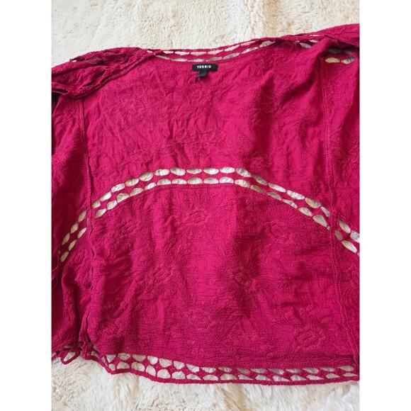 TORRID Crochet Lace Inset Floral Boho Kimono in Red size 3/4 - Picture 5 of 7